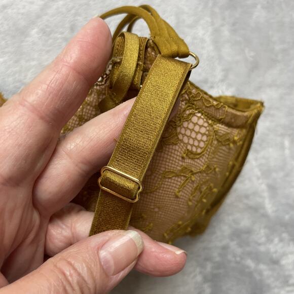 Victorias Secret Very‎ Sexy Push Up Bra Womens 34DDD Gold Lace Floral Adds 1 Cup - Picture 6 of 7